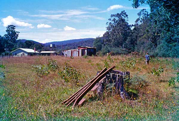 Point crossing vee at Federal depot